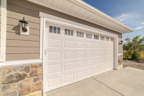 Cost of Garage Lifting in Flagstaff